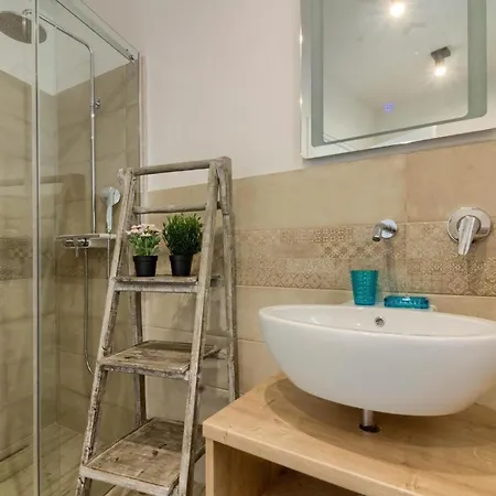 Holiday home Mit Privatpool Fuer 8 Personen Ca 130 Qm In Vintijan, Istrien Istrische Riviera